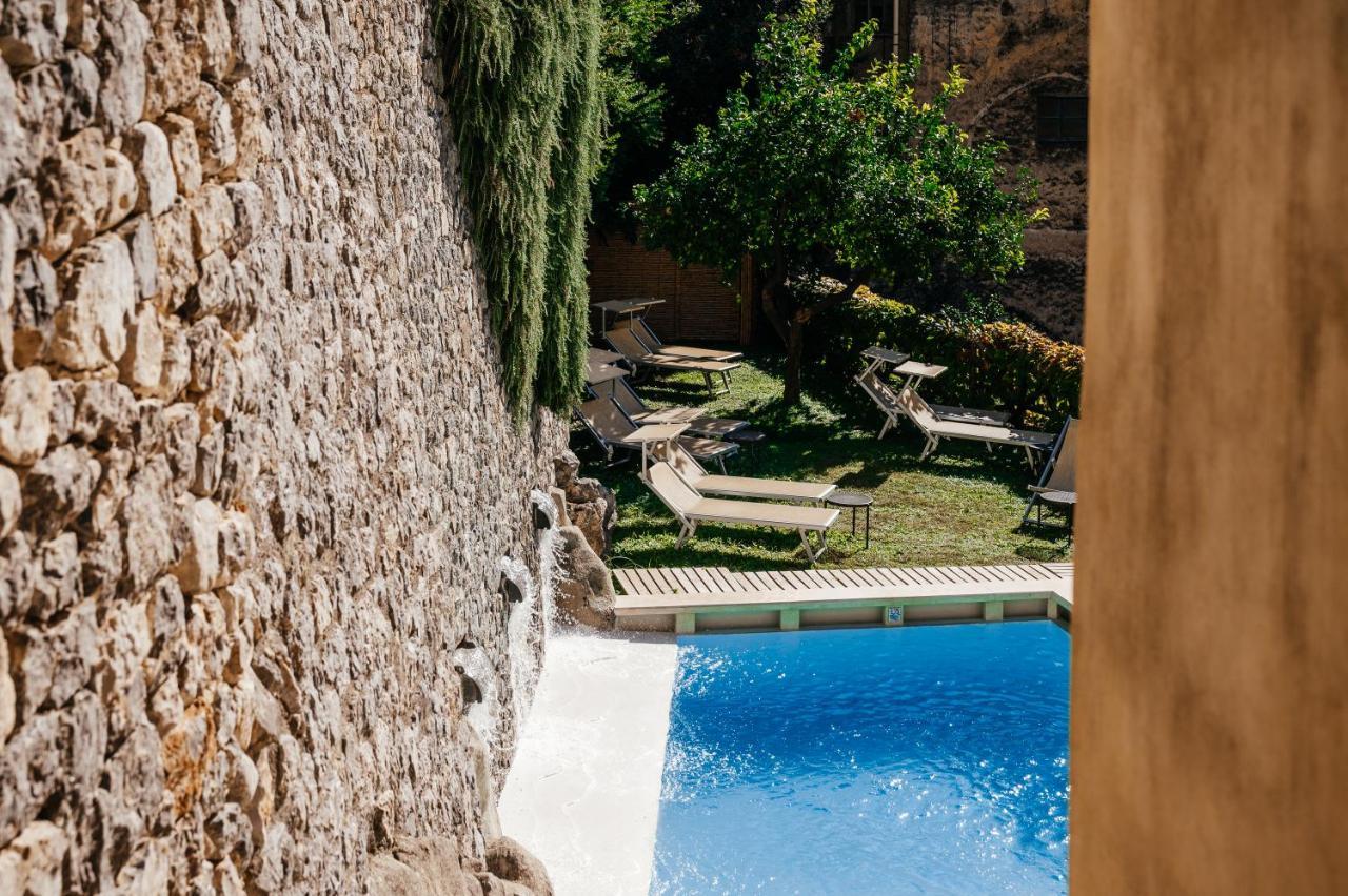 Alojamento de Acomodação e Pequeno-almoço Amalfi Resort