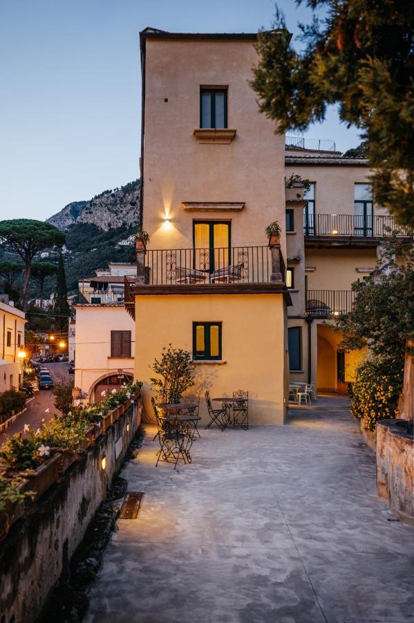 Amalfi Resort Alojamento de Acomodação e Pequeno-almoço 2*