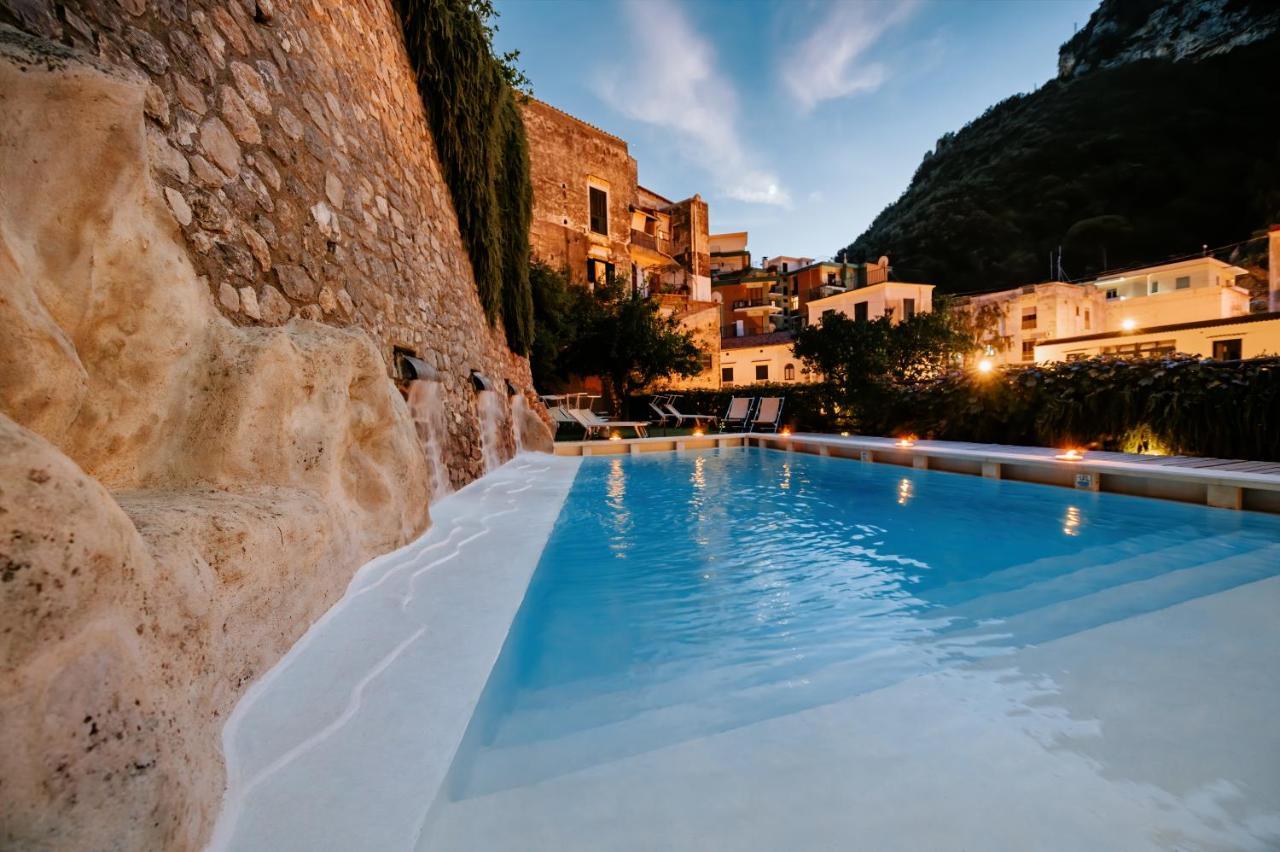 Alojamento de Acomodação e Pequeno-almoço Amalfi Resort