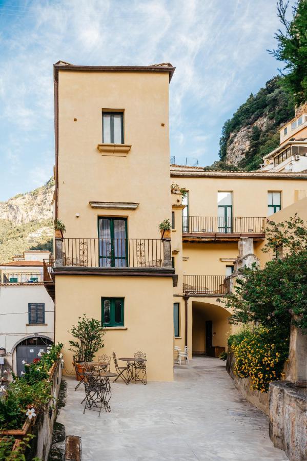 Amalfi Resort 2*