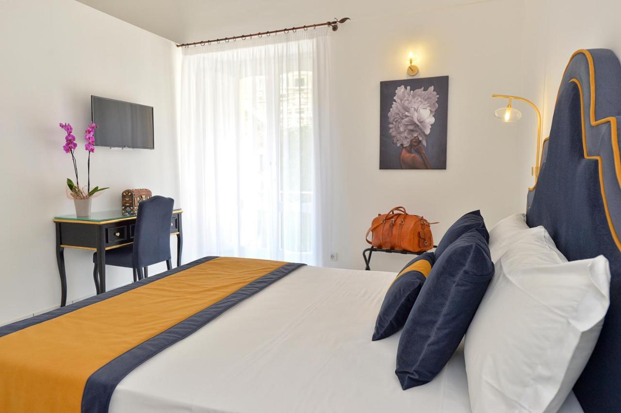 Alojamento de Acomodação e Pequeno-almoço Amalfi Resort 2*