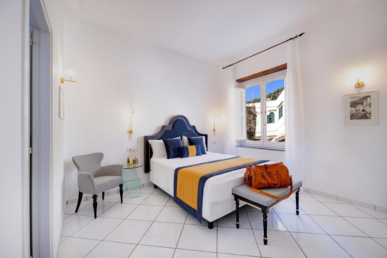 Alojamento de Acomodação e Pequeno-almoço Amalfi Resort 2*